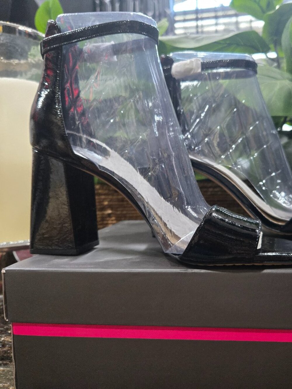 NEW IN BOX Vince Camuto Winderly Sandal